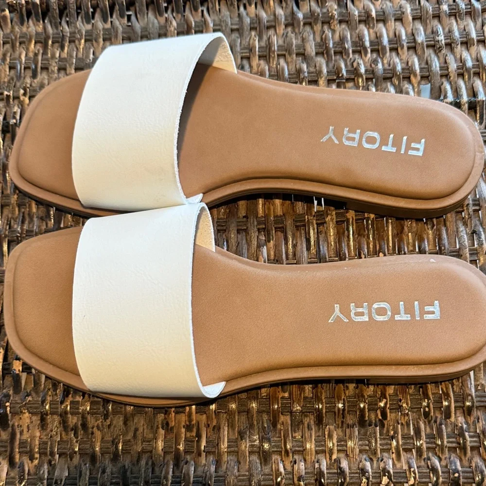 Fitory White Slide Sandals Women’s Size‎ 6 New